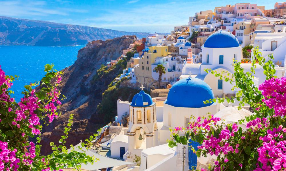 best places to travel in july : Greece