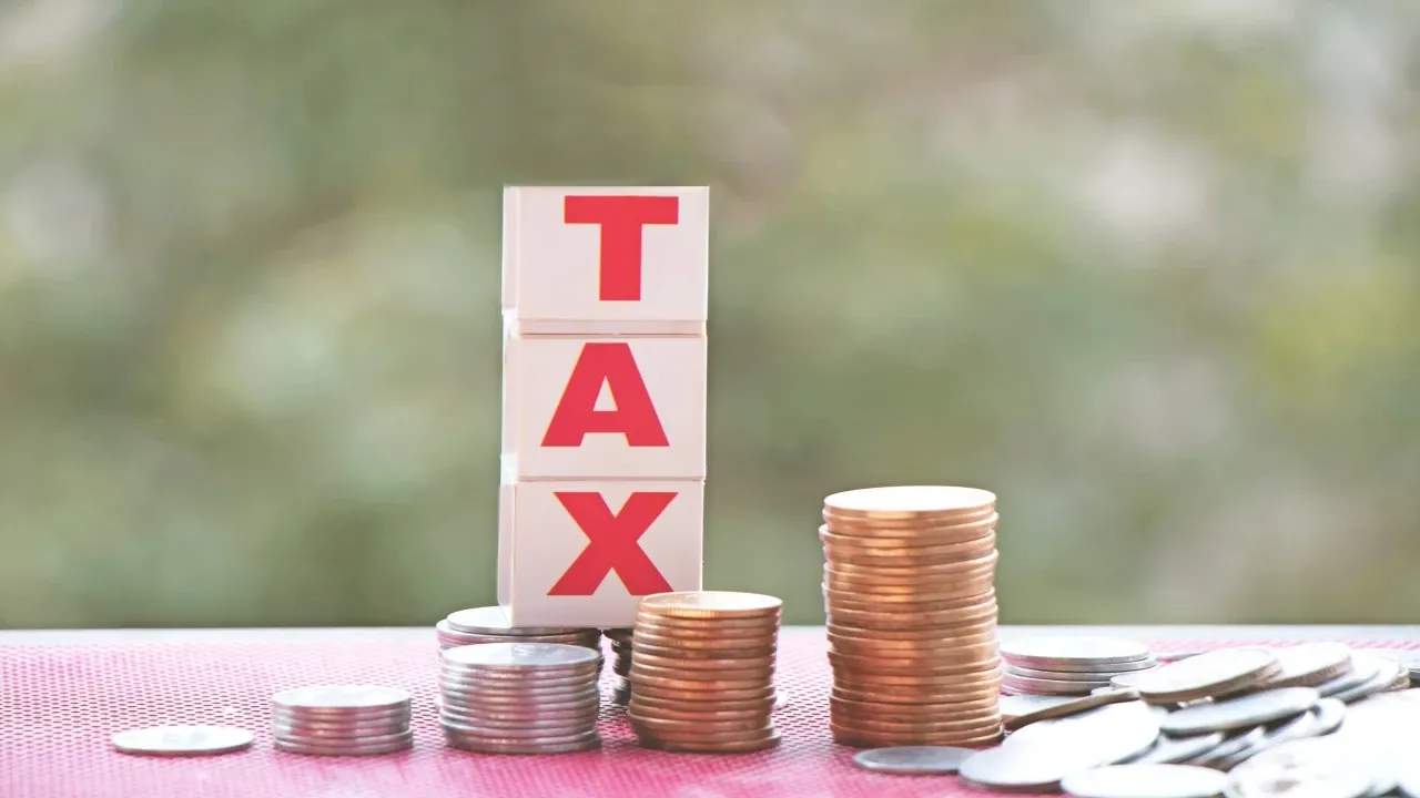 Page_107_blog_4_Comparison_of_Old_Regime_Tax_Slab_With_New_Regime_Tax_Slab_Which_Is_Better_For_You.png